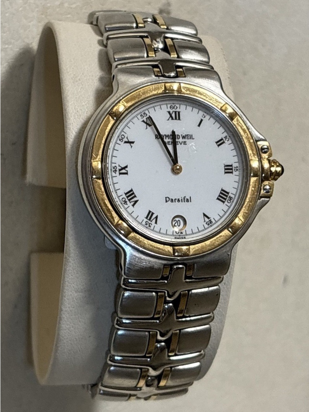 Raymond Weil Parsifal two-tone watch— silver stainless steel and 18k yellow gold - Picture 8 of 14